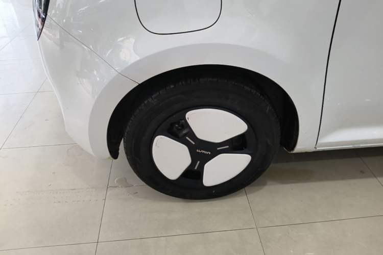 Used CHANGAN NEVO Lumin 2025 205 km Xiangqin Version Left Front Wheel Hub
