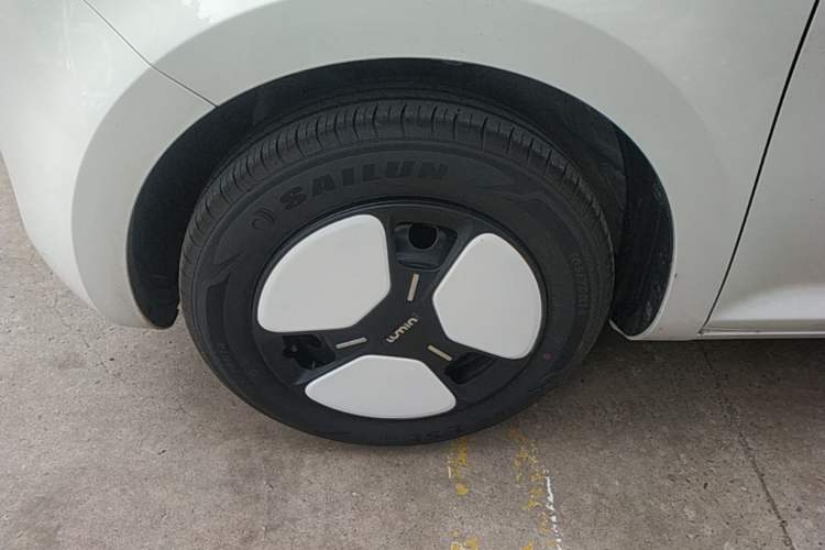 Used CHANGAN NEVO Lumin 2025 205 km Xiangqin Version Left Front Wheel Hub