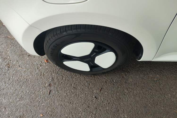 Used CHANGAN NEVO Lumin 2025 301km Honey Dew Edition Left Front Wheel Hub