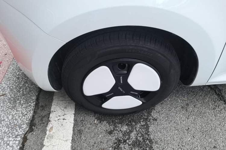 Used CHANGAN NEVO Lumin 2025 301km Honey Dew Edition Left Front Wheel Hub