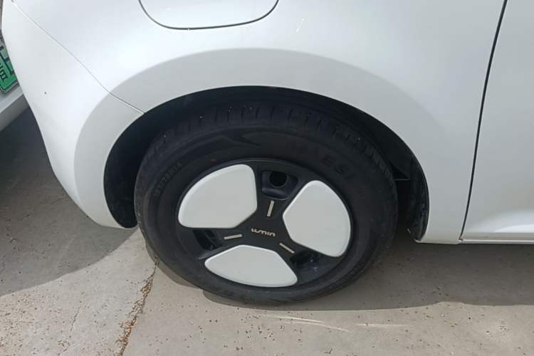 Used CHANGAN NEVO Lumin 2025 205 km Xiangqin Version Left Front Wheel Hub