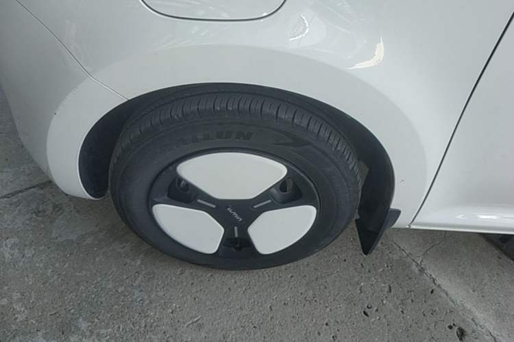 Used CHANGAN NEVO Lumin 2025 301km Honey Dew Edition Left Front Wheel Hub
