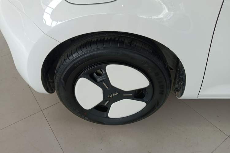 Used CHANGAN NEVO Lumin 2025 205 km Xiangqin Version Left Front Wheel Hub