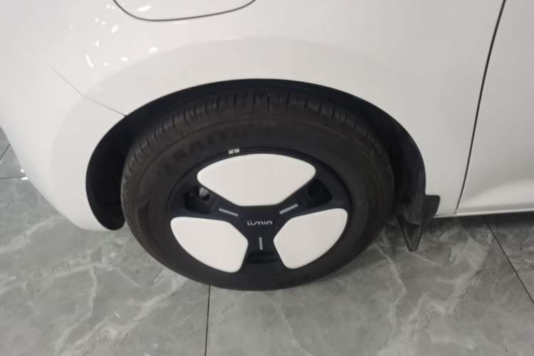 Used CHANGAN NEVO Lumin 2025 205 km Xiangqin Version Left Front Wheel Hub