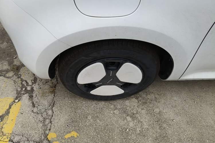 Used CHANGAN NEVO Lumin 2025 205 km Xiangqin Version Left Front Wheel Hub