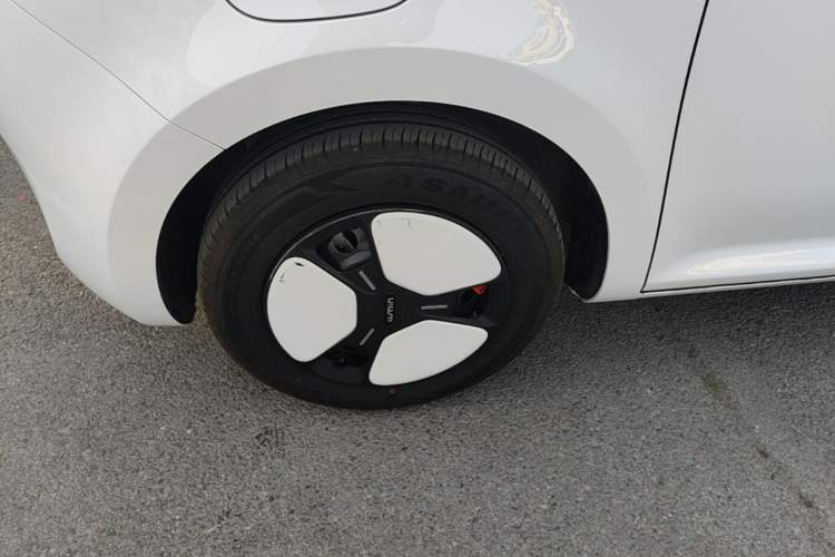 Used CHANGAN NEVO Lumin 2025 205 km Xiangqin Version Left Front Wheel Hub
