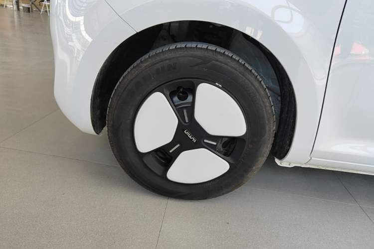 Used CHANGAN NEVO Lumin 2025 205 km Xiangqin Version Left Front Wheel Hub