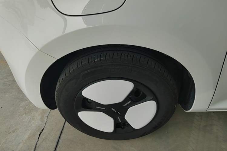 Used CHANGAN NEVO Lumin 2025 205 km Xiangqin Version Left Front Wheel Hub