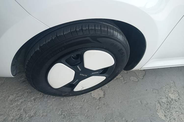 Used CHANGAN NEVO Lumin 2025 205 km Xiangqin Version Left Front Wheel Hub