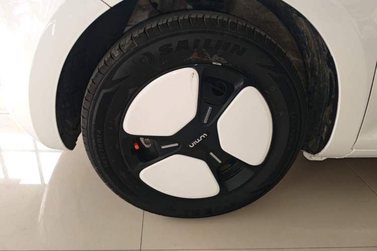 Used CHANGAN NEVO Lumin 2025 205 km Xiangqin Version Left Front Wheel Hub