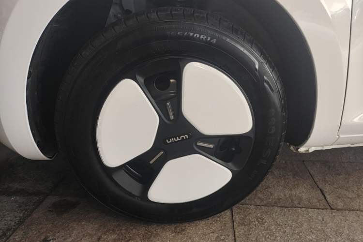 Used CHANGAN NEVO Lumin 2025 301km Honey Dew Edition Left Front Wheel Hub
