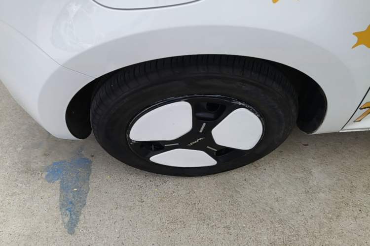 Used CHANGAN NEVO Lumin 2025 205 km Xiangqin Version Left Front Wheel Hub