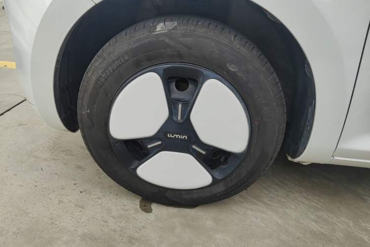 Used CHANGAN NEVO Lumin 2025 205 km Xiangqin Version Left Front Wheel Hub