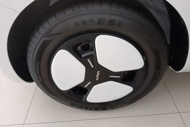 Used CHANGAN NEVO Lumin 2025 205 km Xiangqin Version Left Front Wheel Hub