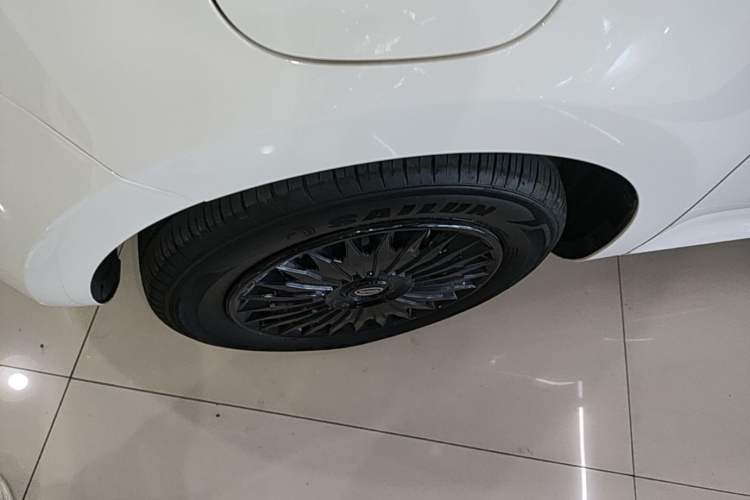 Used CHANGAN NEVO Lumin 2025 205 km Xiangqin Version Left Front Wheel Hub