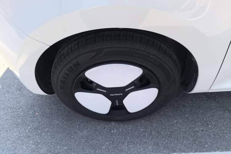 Used CHANGAN NEVO Lumin 2025 205 km Xiangqin Version Left Front Wheel Hub