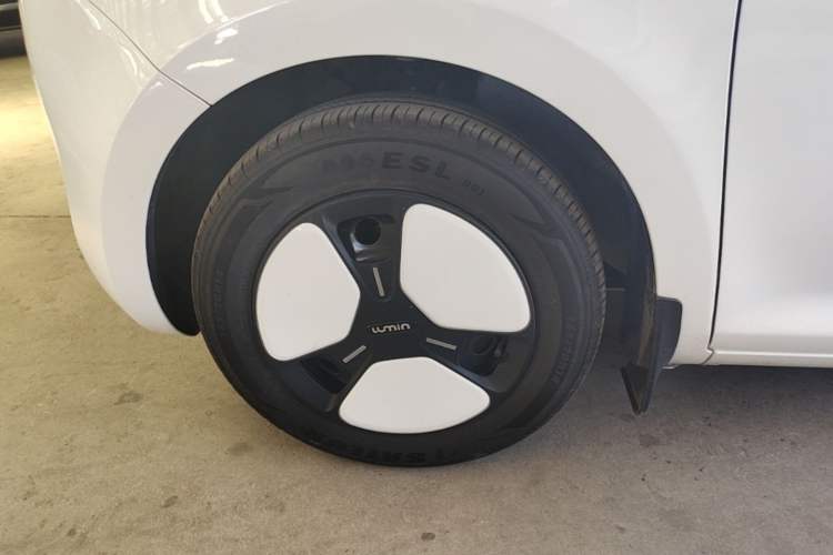 Used CHANGAN NEVO Lumin 2025 205 km Xiangqin Version Left Front Wheel Hub