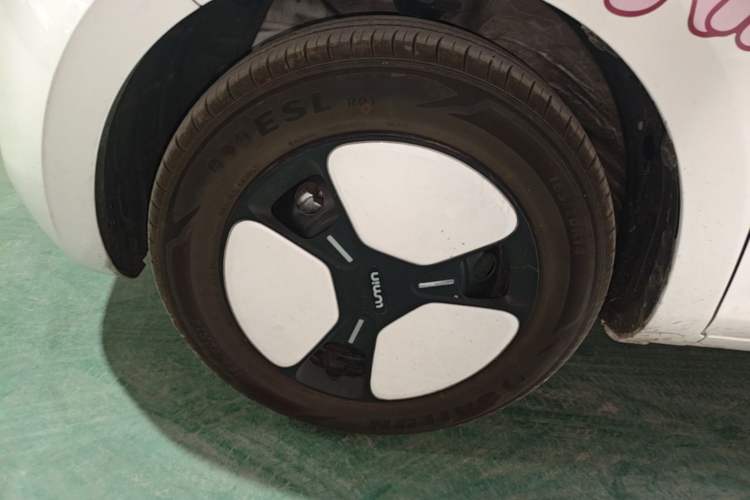 Used CHANGAN NEVO Lumin 2025 205 km Xiangqin Version Left Front Wheel Hub
