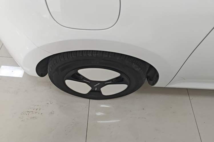 Used CHANGAN NEVO Lumin 2025 205 km Xiangqin Version Left Front Wheel Hub