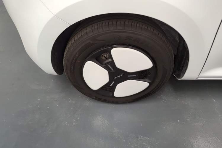 Used CHANGAN NEVO Lumin 2025 205 km Xiangqin Version Left Front Wheel Hub