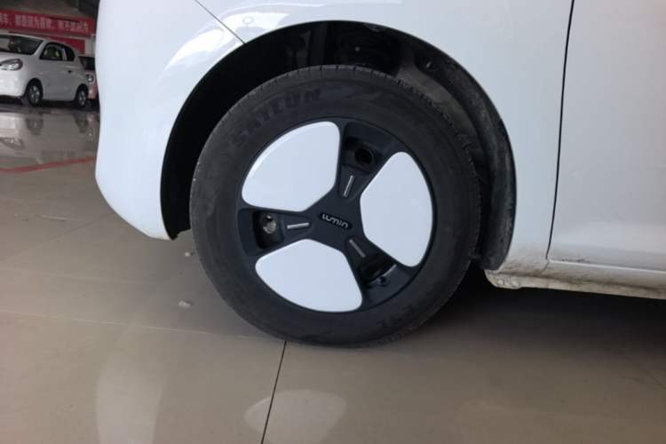 Used CHANGAN NEVO Lumin 2025 205 km Xiangqin Version Left Front Wheel Hub