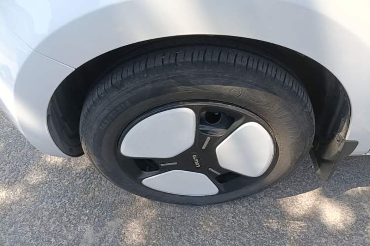 Used CHANGAN NEVO Lumin 2025 205 km Xiangqin Version Left Front Wheel Hub