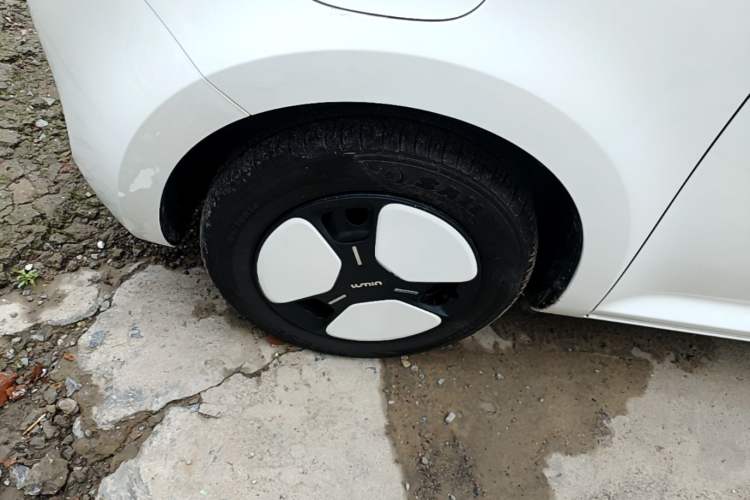 Used CHANGAN NEVO Lumin 2025 205 km Xiangqin Version Left Front Wheel Hub