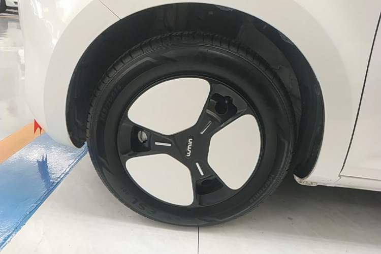 Used CHANGAN NEVO Lumin 2025 205 km Xiangqin Version Left Front Wheel Hub