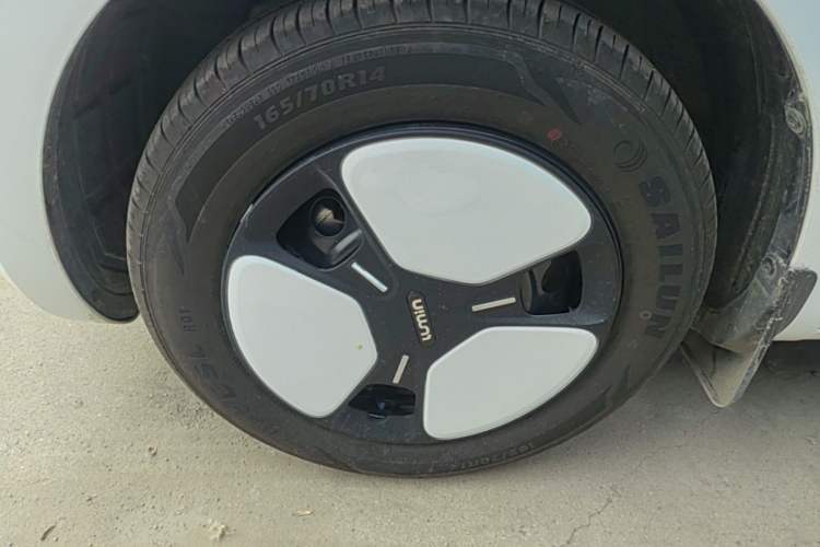 Used CHANGAN NEVO Lumin 2025 205 km Xiangqin Version Left Front Wheel Hub