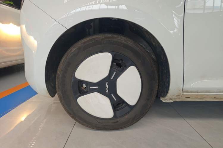 Used CHANGAN NEVO Lumin 2025 205 km Xiangqin Version Left Front Wheel Hub
