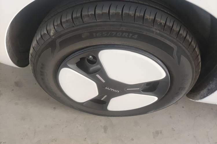 Used CHANGAN NEVO Lumin 2025 301km Honey Dew Edition Left Front Wheel Hub