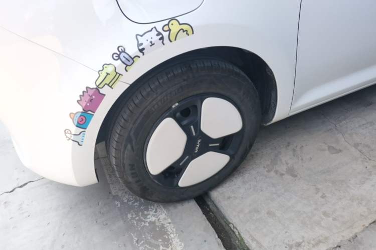 Used CHANGAN NEVO Lumin 2025 205 km Xiangqin Version Left Front Wheel Hub