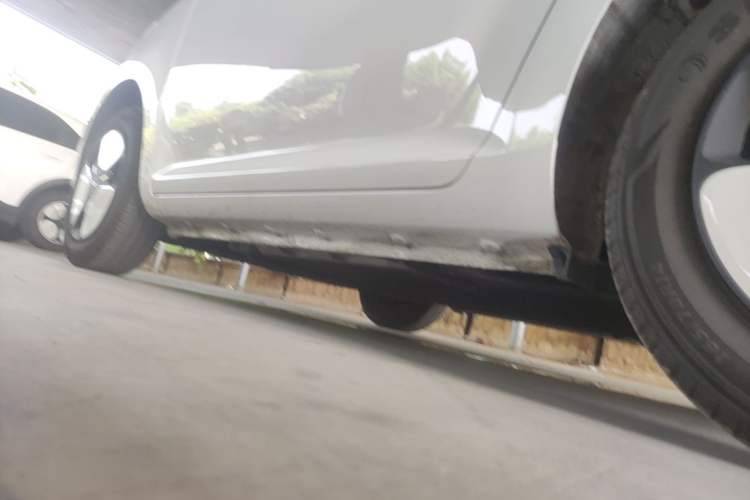 Used CHANGAN NEVO Lumin 2025 301km Honey Dew Edition Left Side Sill
