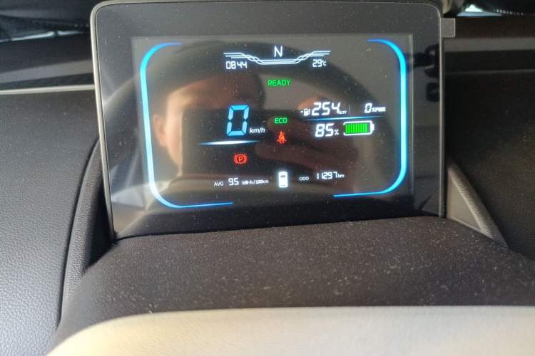 Used CHANGAN NEVO Lumin 2025 301km Honey Dew Edition Odometer Close Up