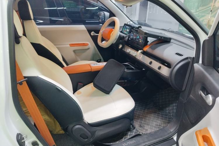 Used CHANGAN NEVO Lumin 2025 301km Honey Dew Edition Right Front Seat