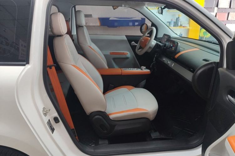 Used CHANGAN NEVO Lumin 2025 301km Honey Dew Edition Right Front Seat