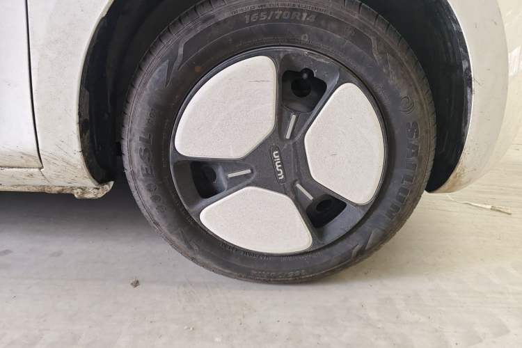 Used CHANGAN NEVO Lumin 2025 205 km Xiangqin Version Right Front Wheel Hub