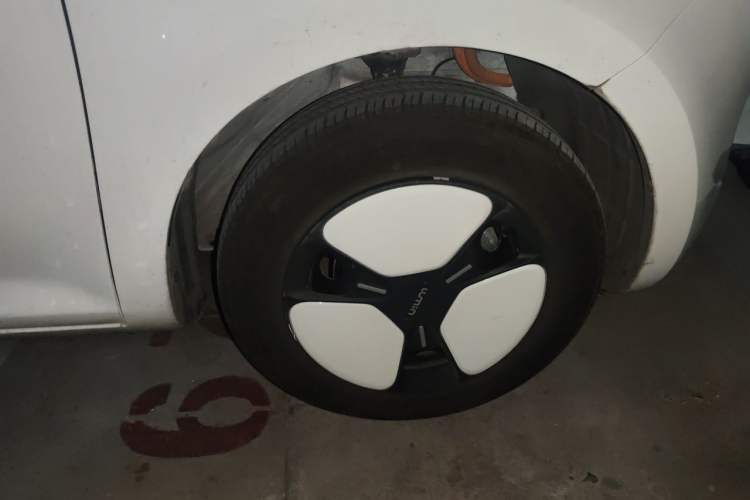 Used CHANGAN NEVO Lumin 2025 205 km Xiangqin Version Right Front Wheel Hub