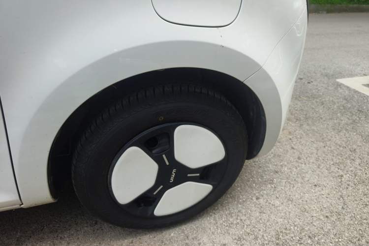 Used CHANGAN NEVO Lumin 2025 301km Honey Dew Edition Right Front Wheel Hub