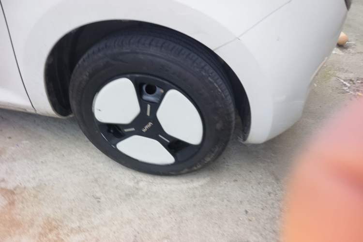 Used CHANGAN NEVO Lumin 2025 205 km Xiangqin Version Right Front Wheel Hub