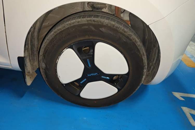 Used CHANGAN NEVO Lumin 2025 205 km Xiangqin Version Right Front Wheel Hub