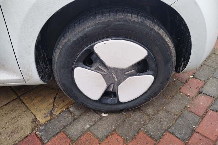 Used CHANGAN NEVO Lumin 2025 205 km Xiangqin Version Right Front Wheel Hub