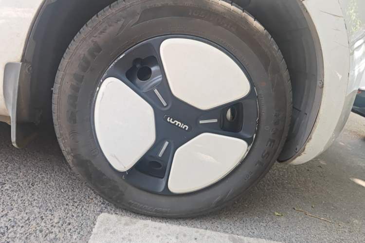 Used CHANGAN NEVO Lumin 2025 301km Honey Dew Edition Right Front Wheel Hub
