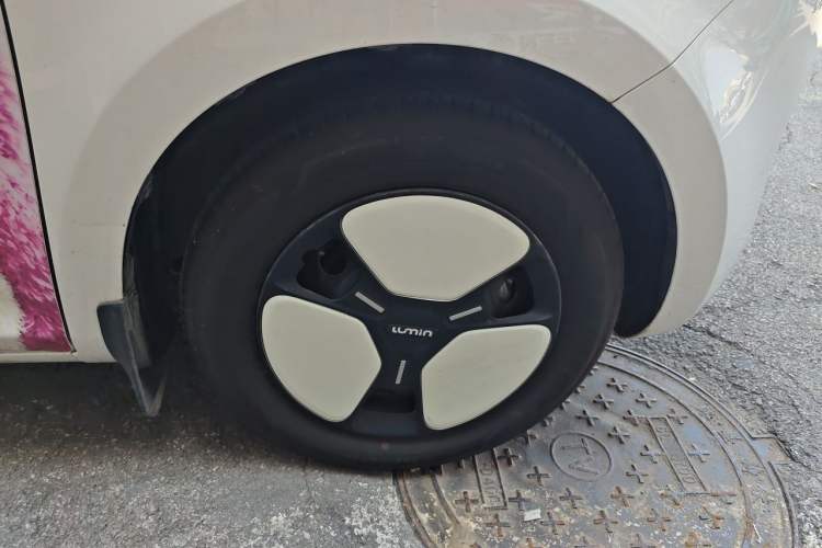 Used CHANGAN NEVO Lumin 2025 205 km Xiangqin Version Right Front Wheel Hub