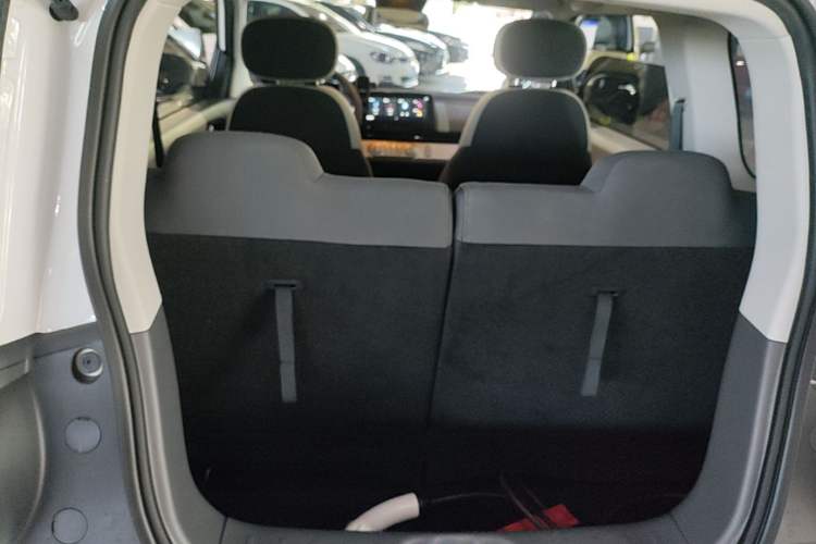 Used CHANGAN NEVO Lumin 2025 205 km Xiangqin Version Trunk