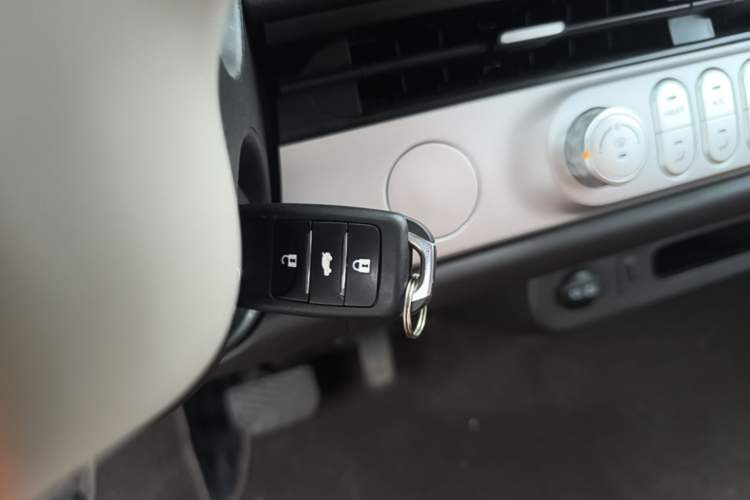 Used CHANGAN NEVO Lumin 2025 301km Honey Dew Edition Vehicle Key