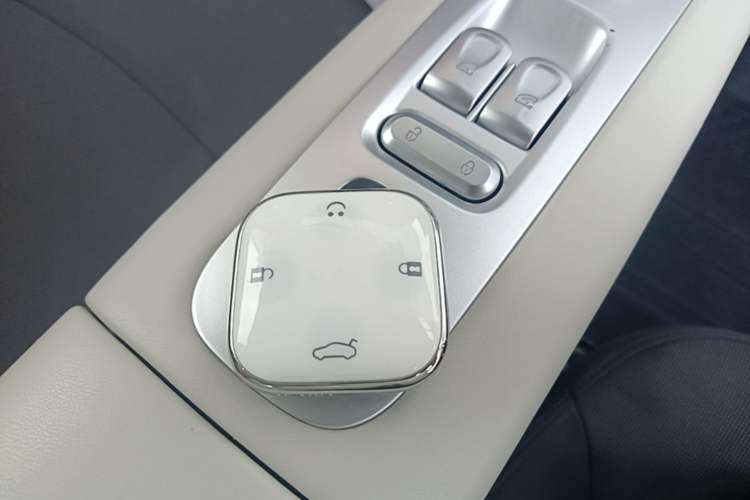 Used CHANGAN NEVO Lumin 2025 205 km Xiangqin Version Vehicle Key