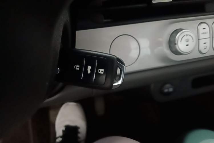 Used CHANGAN NEVO Lumin 2025 205km Refreshing Edition Vehicle Key