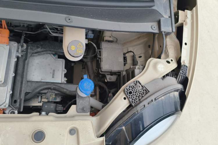 Used CHANGAN NEVO Lumin 2025 205 km Xiangqin Version Engine Bay Left