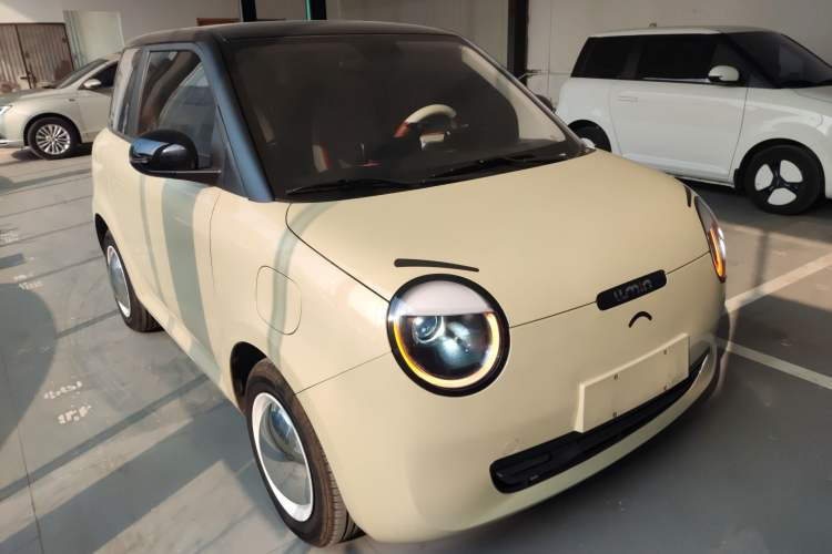 Used CHANGAN NEVO Lumin 2025 301km Honey Dew Edition Front Right 45 Deg